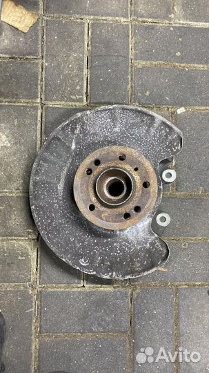 Кулак поворотный правый Mercedes GLE W166 2015