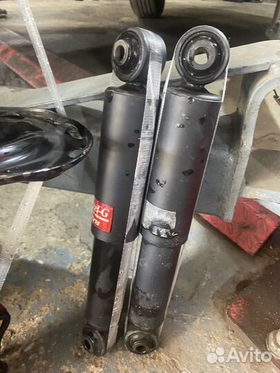 Амортизаторы на Rav 4(рав4) 2009г