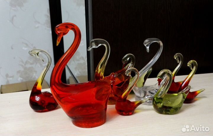 Стая лебедей. Стекло