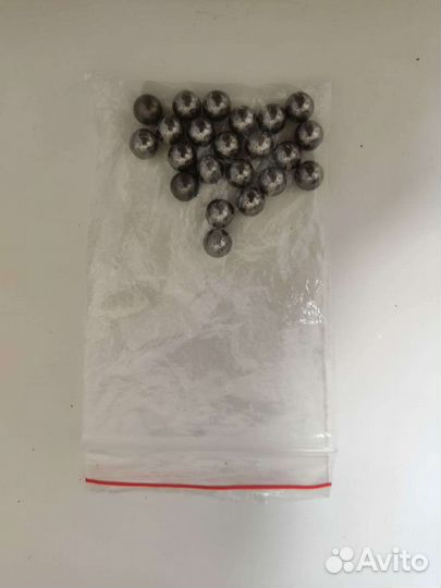 Рогатка вместе с патронами