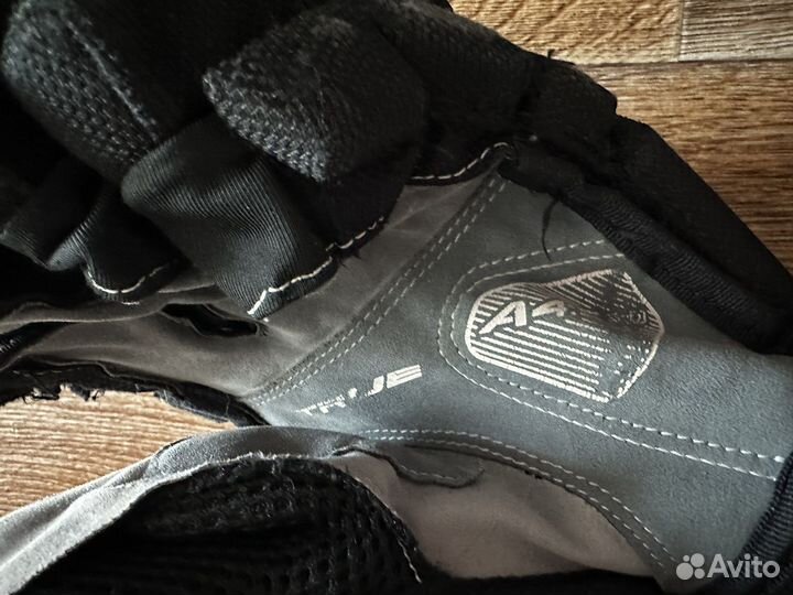 Краги хоккейные true a 4.5 SR