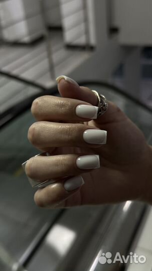 Маникюр с покрытием гель-лаком