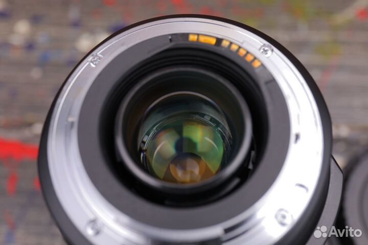 Canon EF 28-135mm f/3.5-5.6 IS USM