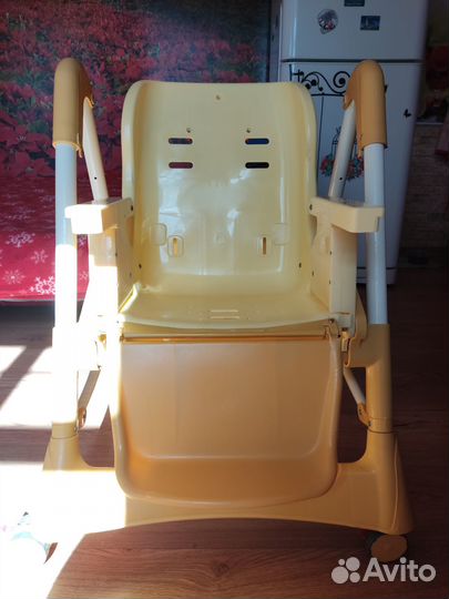 Стульчик для кормления capella