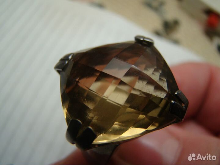 Эффектное, крупное серебряное кольцо с цитрином