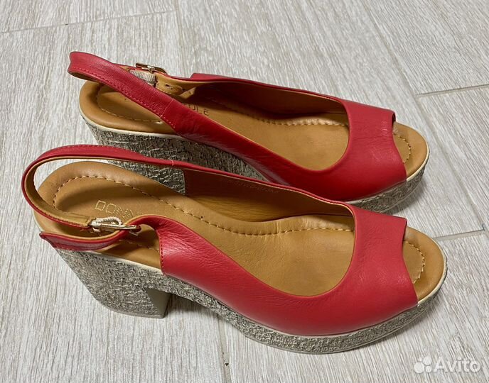 Босоножки женские 39 размер