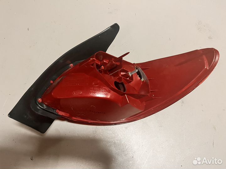 Фонарь задний левый Peugeot 206