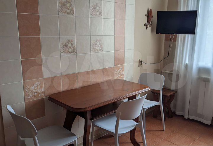 2-к. квартира, 52 м², 10/10 эт.