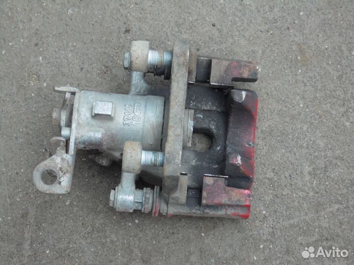 Суппорт задний правый Рено Флюенс