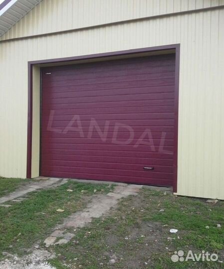 Секционные ворота