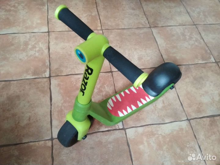 Самокат razor