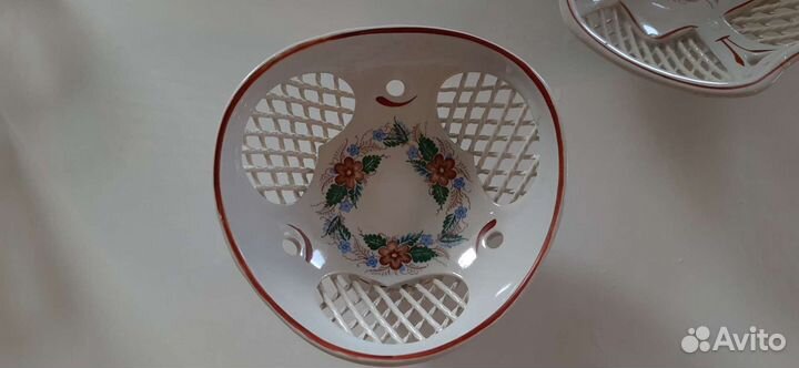 Две сухарницы фаянс