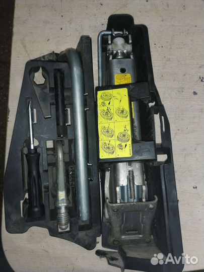 Комплект штатного инструмента Audi A6C6