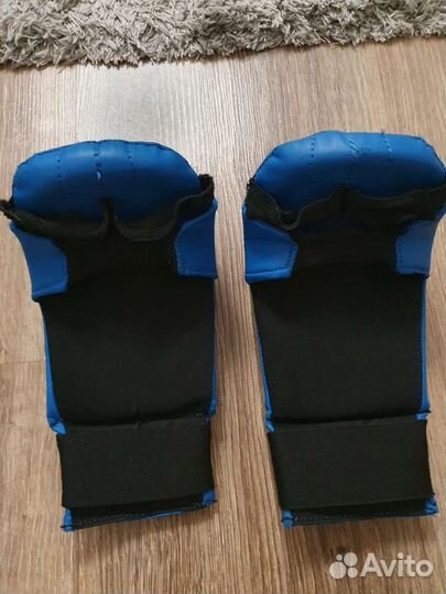Боксерские перчатки на 7-9лет