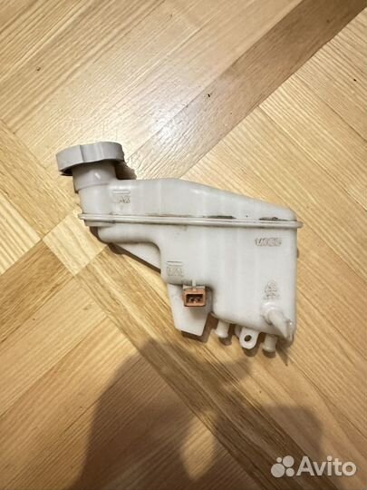 Бочок для тормозной жидкости от Kio Ceed 2016