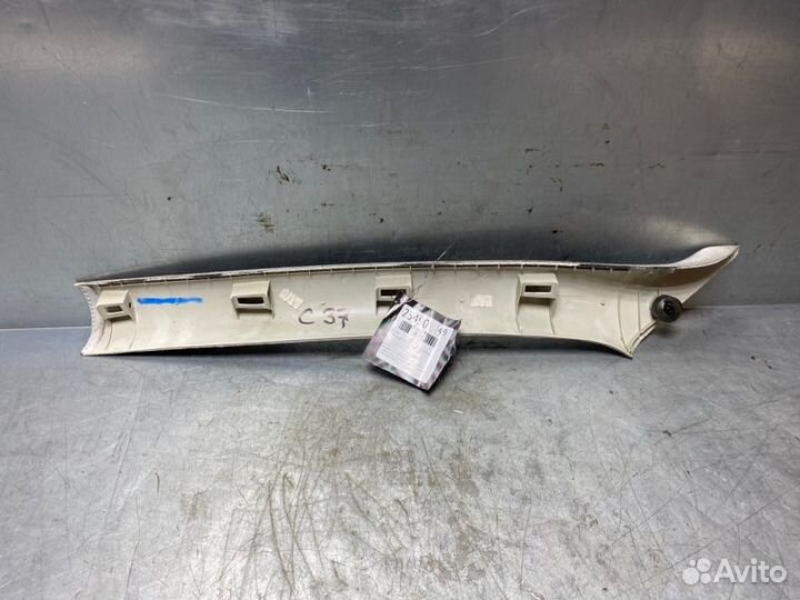 Обшивка стойки Volkswagen Bora 1997-2005 универсал