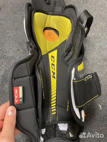 Щитки хоккейные ccm as1