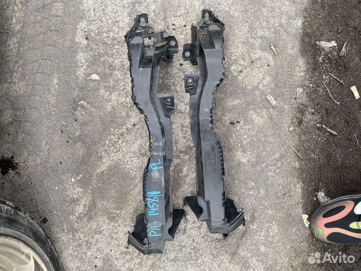 Крепления бампера под фарой Subaru Legacy BL/BP