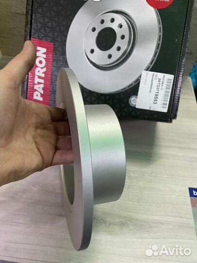 Диск тормозной задний Volkswagen Golf,Vento,Passat