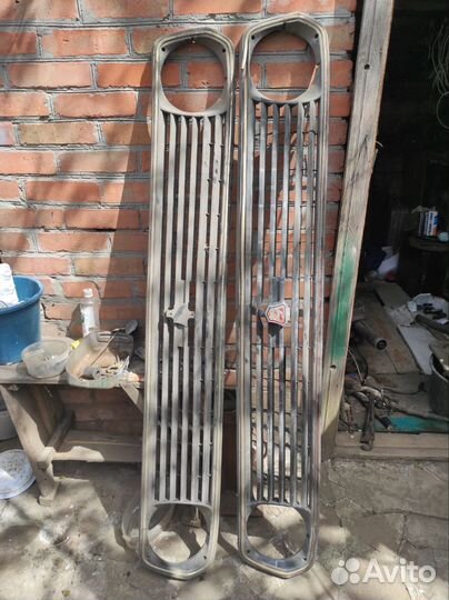 Решетка облицовки на волгу (газ) 2410