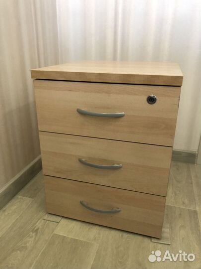 Тумбочка с ящиками бу
