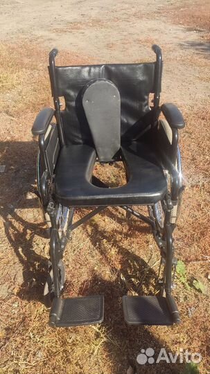 Коляска инвалидная с санитарным оснащением