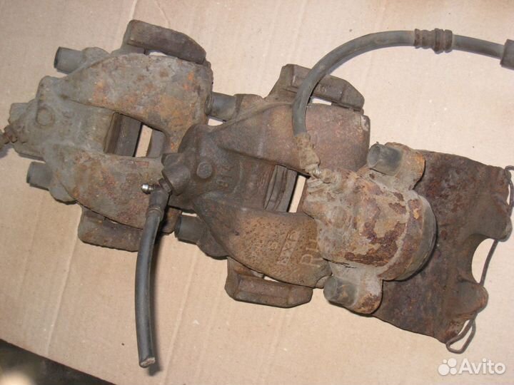 Передний суппорт на Mazda 3 bk