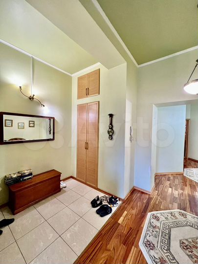 4-к. квартира, 132,2 м², 2/5 эт.