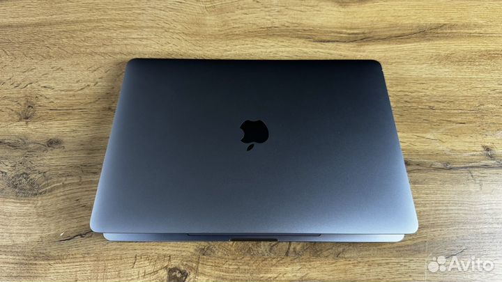 Macbook pro 13 2020 i7/16/512