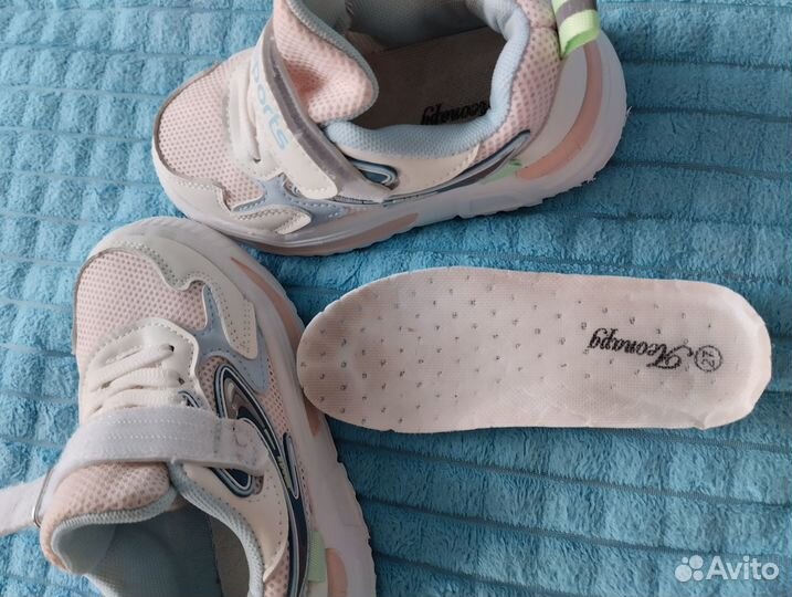 Кроссовки для девочки