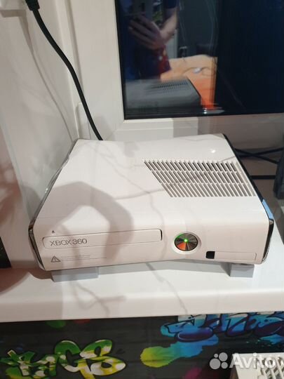 Xbox 360 Slim прошитый 3 джостика