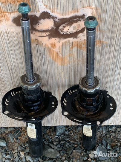 Стойки передние пара фольцваген гольф7