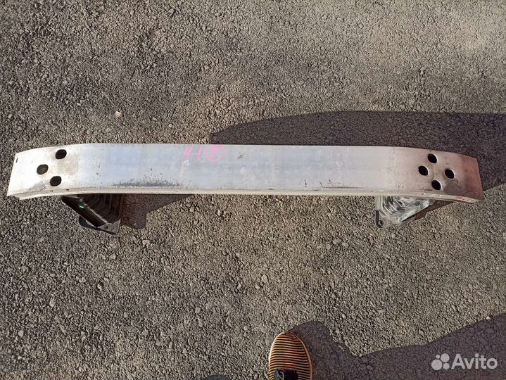 Усилитель бампера переднего Тойота Краун маджеста