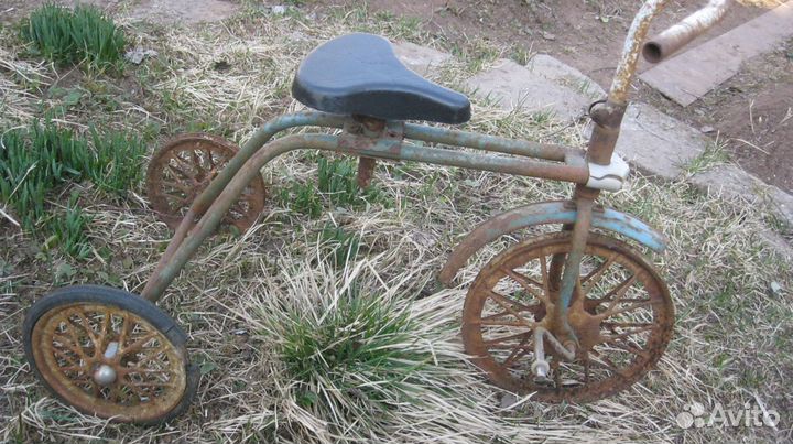 Велосипед и игрушки