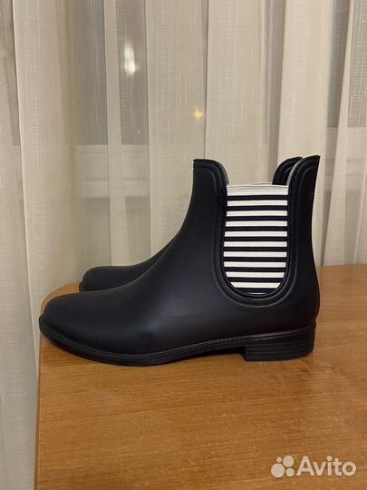 Резиновые полусапожки