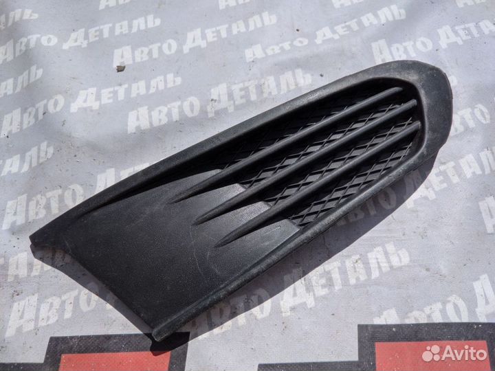 Заглушка переднего бампера Volkswagen Polo 2011