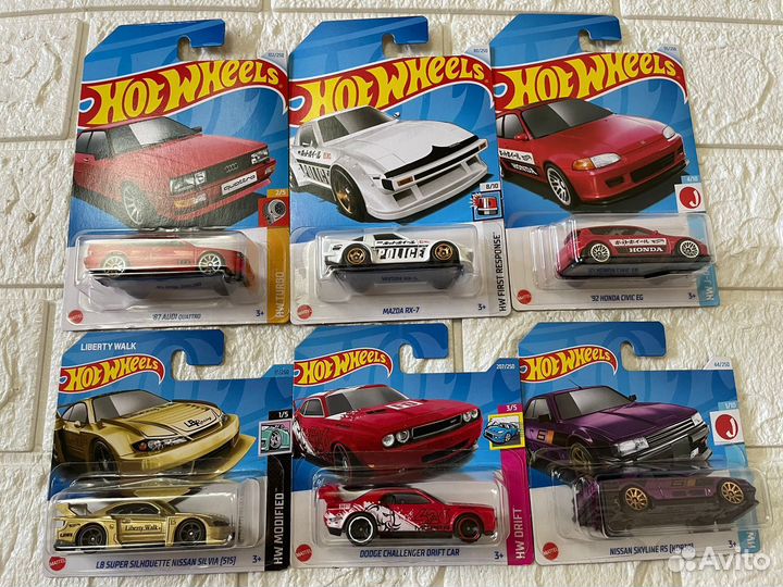 Hot wheels модели разных лет