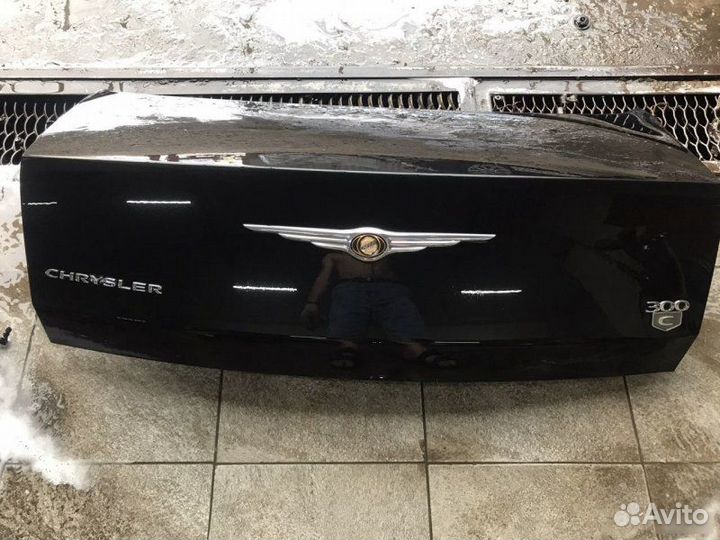 Крышка багажника Chrysler 300C