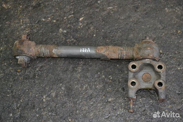 Кронштейн реактивной тяги ведущего моста, сторона