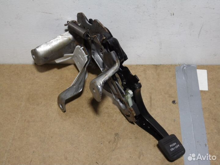 Педаль стояночного тормоза Лексус GS 350