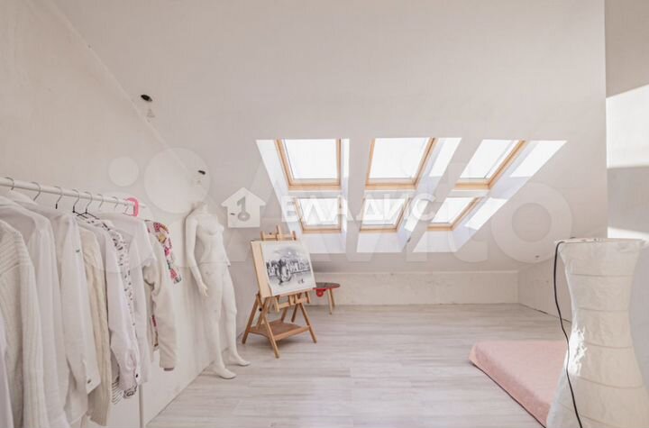 3-к. квартира, 140 м², 4/4 эт.