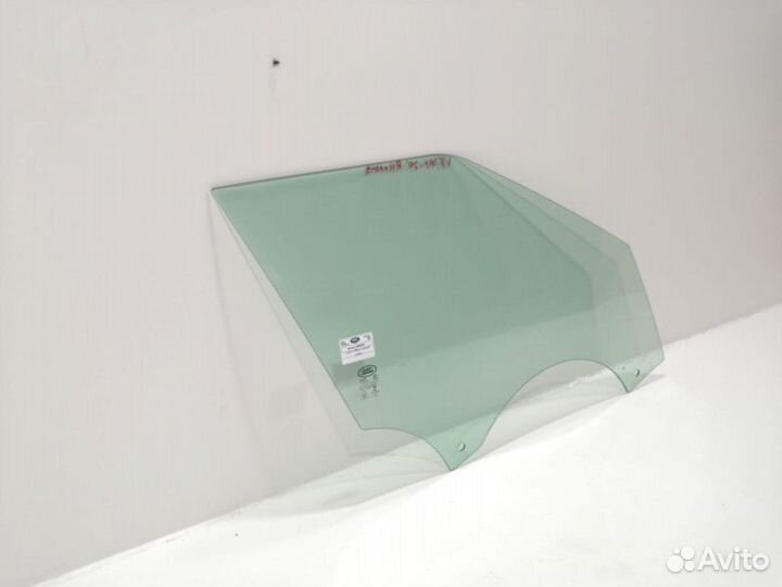Стекло двери передней правой Land Rover