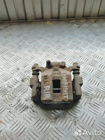 Суппорт тормозной задний правый Infiniti M35 Y50