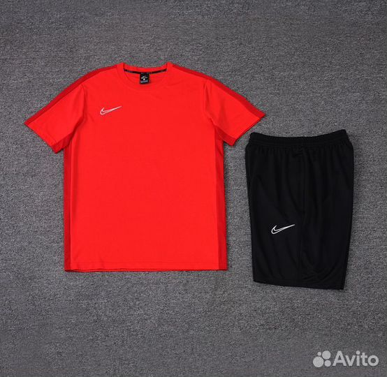 Футбольная тренировочная форма Nike, Adidas