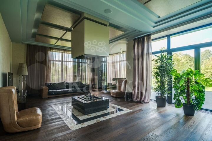 Дом 750 м² на участке 30 сот.