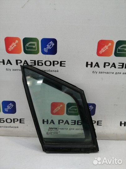 Форточка двери передняя правая Toyota Avensis T270