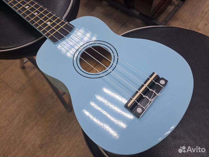Укулеле сопрано голубая