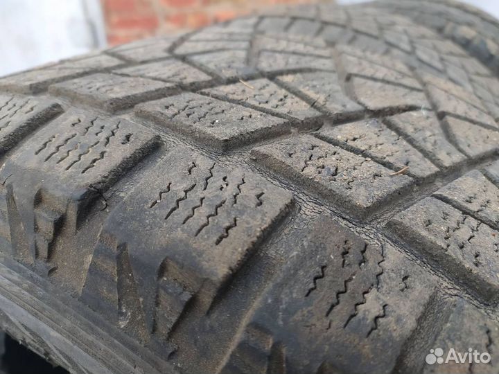 Bridgestone Blizzak Ice 275/60 R18