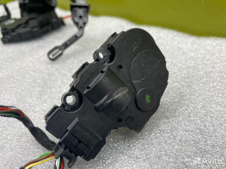 Сервоприводы печки Bmw X5 G05 B57D30 3.0D 2020