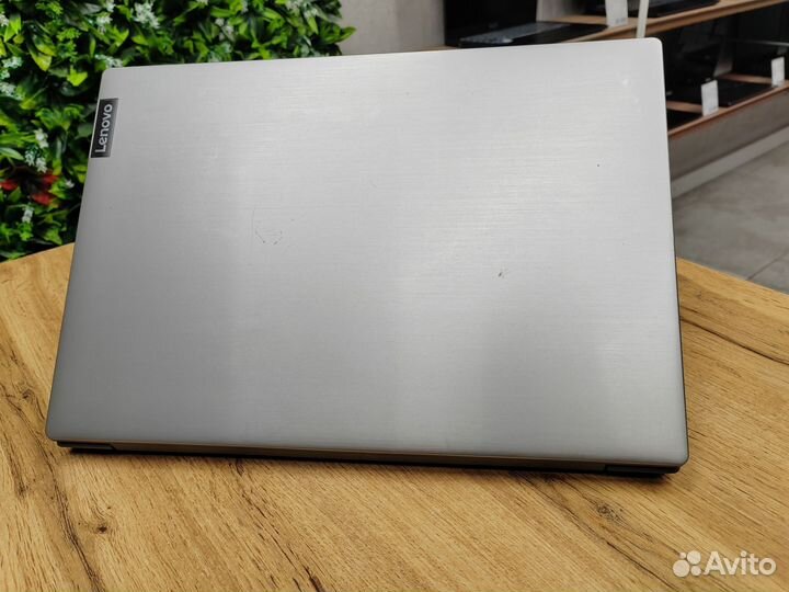 Lenovo с Full HD для учебы с гарантией